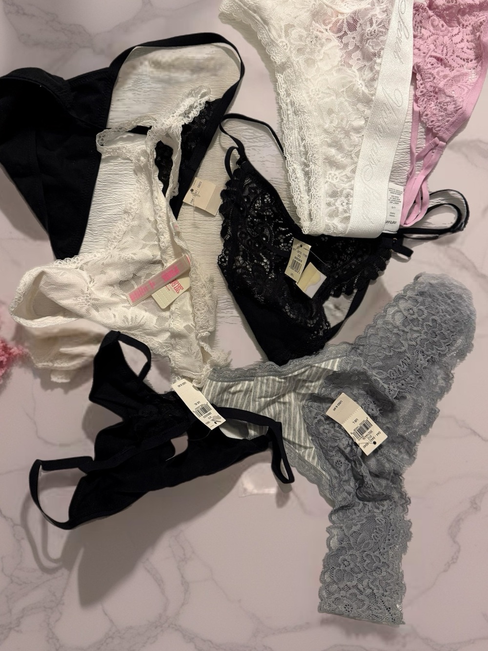 FLASH SALE!!! Price is FIRM

NWT 7 Thongs
Victoria secret , aerie, pink